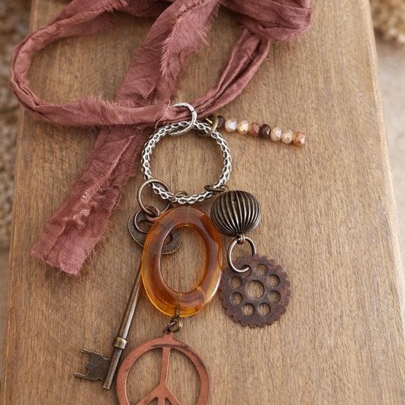 Oddities Collection - Picture 2 of 5